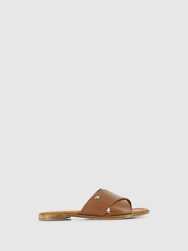 Sandálias Slip-on em Pele Camel